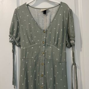 Green Universal Thread Front-Button Midi Dress